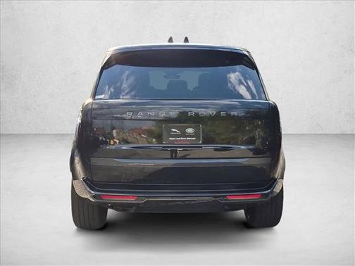 Santorini Black Metallic 2027 Land Rover Range Rover SE