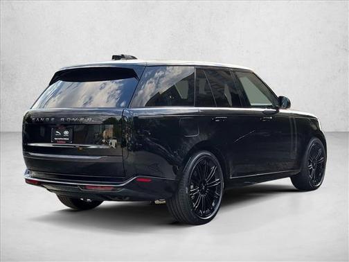 Santorini Black Metallic 2027 Land Rover Range Rover SE