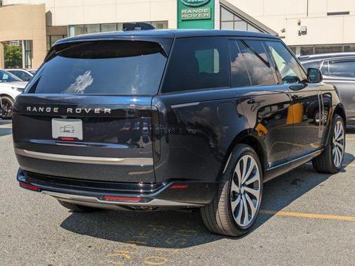 2025 Land Rover Range Rover P530 SE