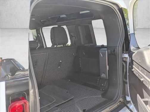 Santorini Black Metallic 2025 Land Rover Defender 110 P300