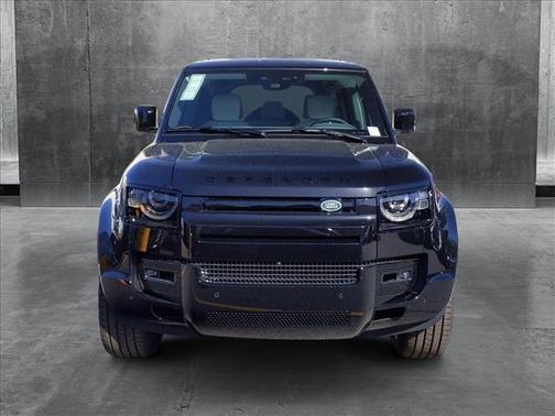 2025 Land Rover Defender 110 P400 X-Dynamic SE