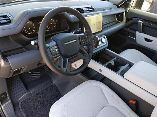 2025 Land Rover Defender 110 P400 X-Dynamic SE