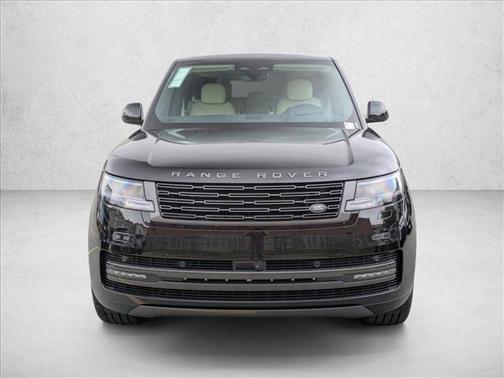 Santorini Black Metallic 2026 Land Rover Range Rover P550e SE
