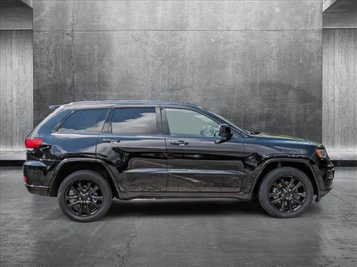 2021 Jeep Grand Cherokee Laredo