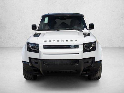 Fuji White 2026 Land Rover Defender P400 X-Dynamic SE