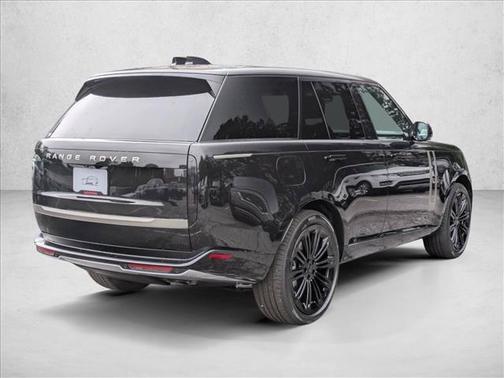 Santorini Black Metallic 2026 Land Rover Range Rover P530 SE