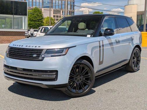 Ionian Silver SV Bespoke Ultra Metallic Gloss 2026 Land Rover Range Rover P400 SE