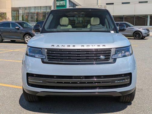 Ionian Silver SV Bespoke Ultra Metallic Gloss 2026 Land Rover Range Rover P400 SE