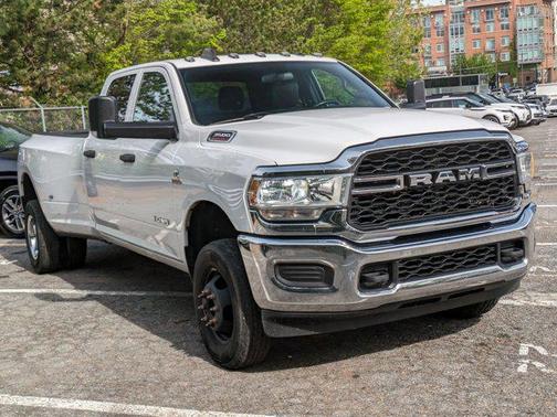 2022 RAM 3500 Tradesman Crew Cab 4x4 8' Box