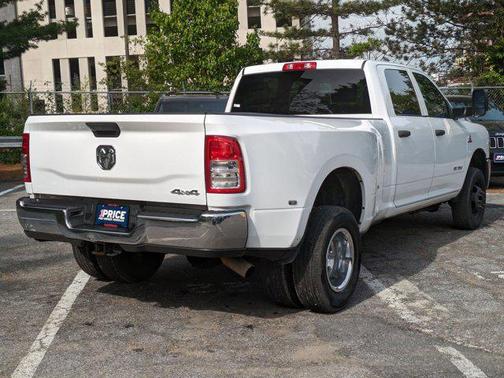 2022 RAM 3500 Tradesman Crew Cab 4x4 8' Box
