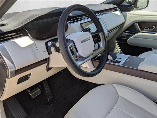 Charente Grey Premium Metallic 2026 Land Rover Range Rover P400 SE