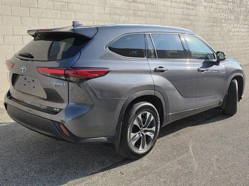 2021 Toyota Highlander Hybrid XLE