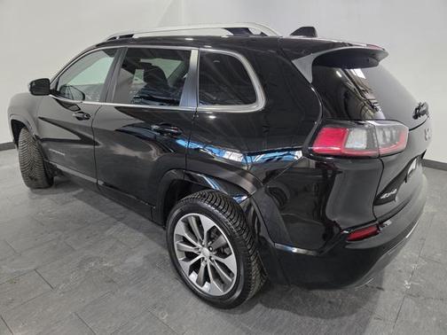 2019 Jeep Cherokee Overland