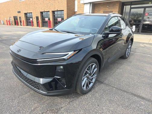 Midnight Black Metallic 2026 Toyota C-HR XSE