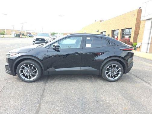 Midnight Black Metallic 2026 Toyota C-HR XSE