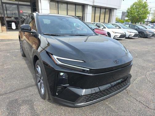 Midnight Black Metallic 2026 Toyota C-HR XSE
