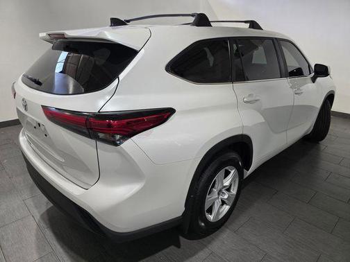 Wind Chill Pearl 2023 Toyota Highlander L