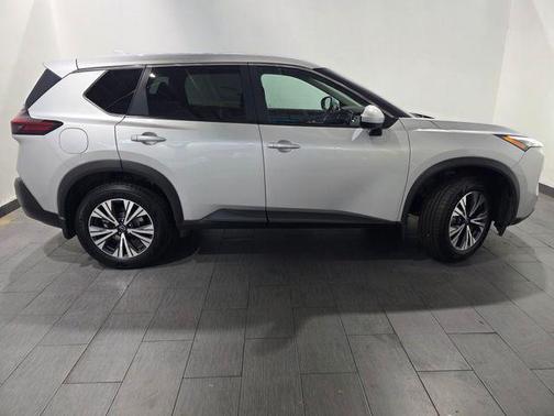Brilliant Silver Metallic 2023 Nissan Rogue SV