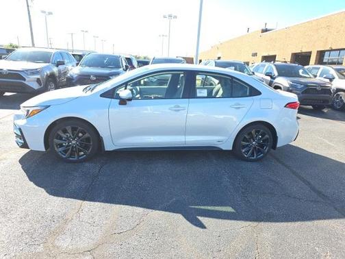 2026 Toyota Corolla Hybrid SE