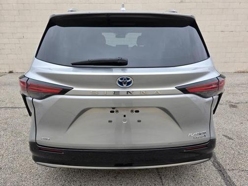 2022 Toyota Sienna Platinum
