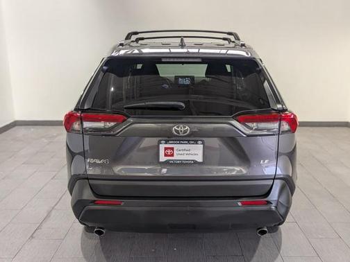2020 Toyota RAV4 LE