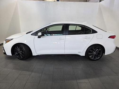 2025 Toyota Corolla Hybrid SE