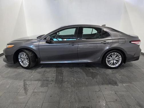 2019 Toyota Camry Hybrid XLE