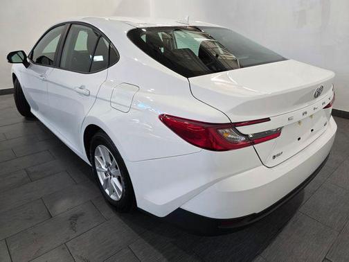 Ice 2026 Toyota Camry LE