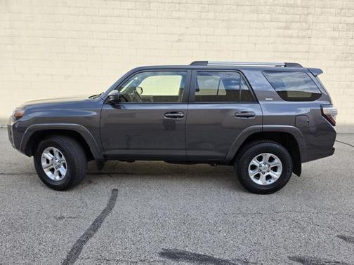 2022 Toyota 4Runner SR5