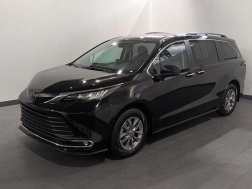 2023 Toyota Sienna XLE 7 Passenger
