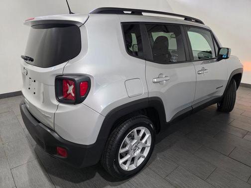 Glacier Metallic Clearcoat 2021 Jeep Renegade Latitude