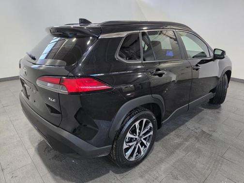 2025 Toyota Corolla Cross XLE