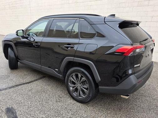 2022 Toyota RAV4 Hybrid XLE Premium