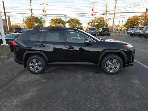 2025 Toyota RAV4 Hybrid XLE