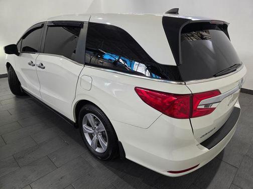 White Diamond Pearl 2019 Honda Odyssey EX-L