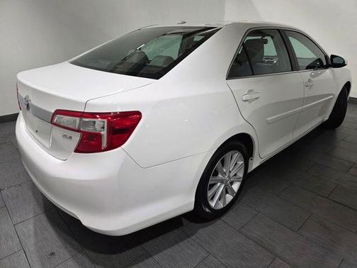 Super White 2013 Toyota Camry XLE