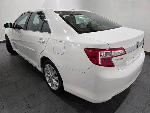 Super White 2013 Toyota Camry XLE