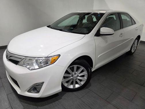 Super White 2013 Toyota Camry XLE