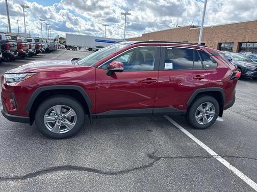 2025 Toyota RAV4 Hybrid XLE