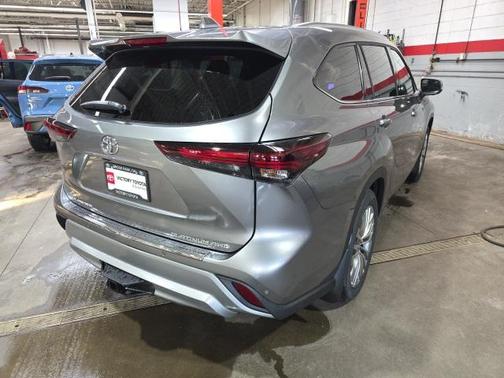 2026 Toyota Highlander Platinum