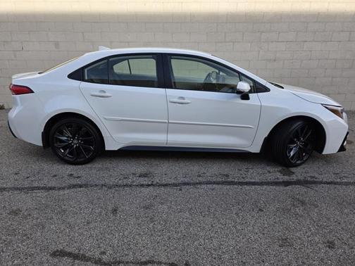 2025 Toyota Corolla Hybrid SE