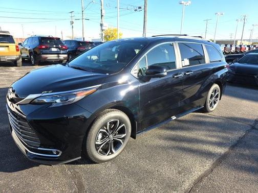 2025 Toyota Sienna Platinum