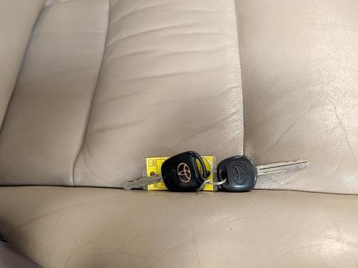 2000 Toyota Land Cruiser Base