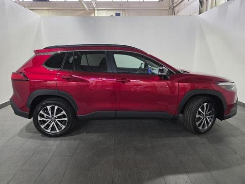 2025 Toyota Corolla Cross XLE