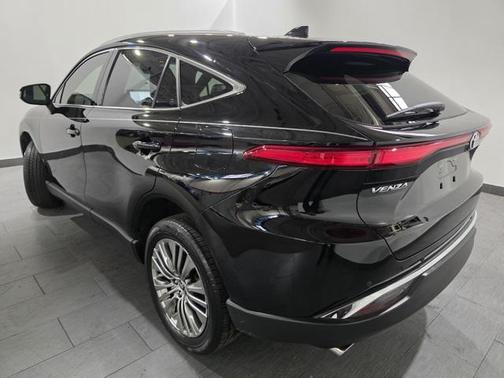 2023 Toyota Venza XLE