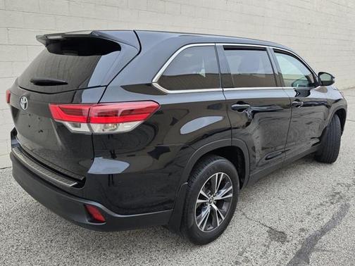 2019 Toyota Highlander LE I4