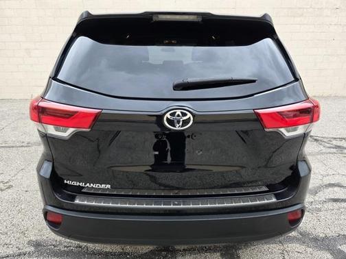2019 Toyota Highlander LE I4