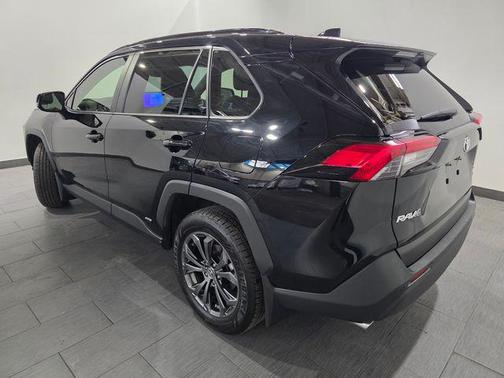 2023 Toyota RAV4 Hybrid XLE Premium