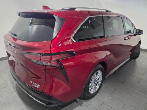 Ruby Flare Pearl 2023 Toyota Sienna Platinum 7 Passenger