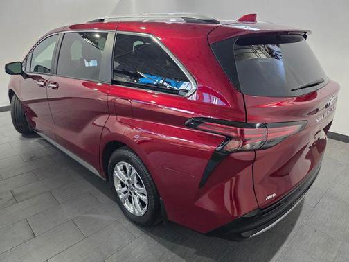 Ruby Flare Pearl 2023 Toyota Sienna Platinum 7 Passenger
